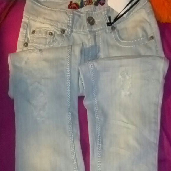 Dollhouse destroy jeans