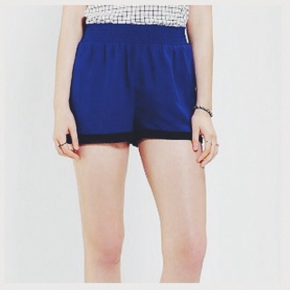 🚫SOLD in bundle🚫 Silence and noise  shorts