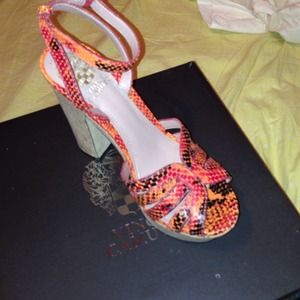 Vince Camuto Demarcus