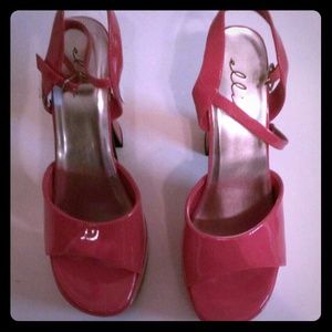 New in box 5" chunky Ellie red platform heels
