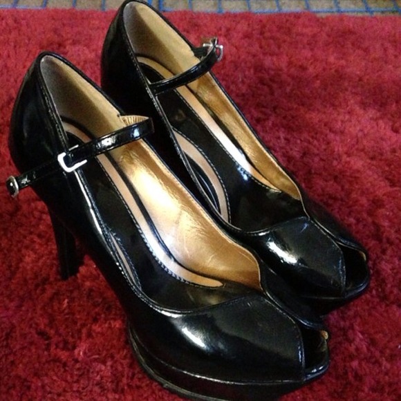 Linsey Lohan's style high heels