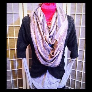 💝BUNDLED 3 ITEMS= UO Sweater+NWT Inf Scarf+Jeggin
