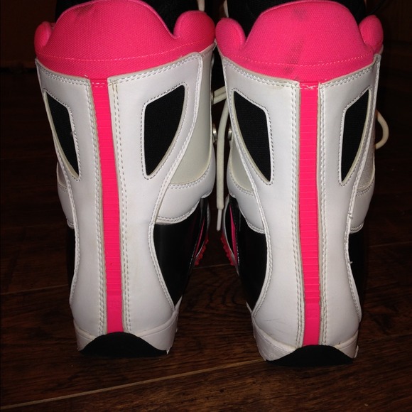 ❗️SOLD❗️DC snowboard boot! - Picture 3 of 4