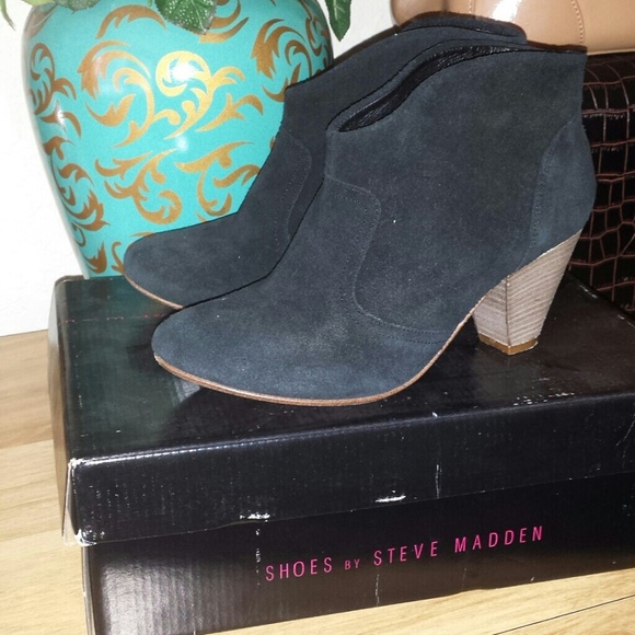 Steven by Steve Madden Black Suede Booties 6.5