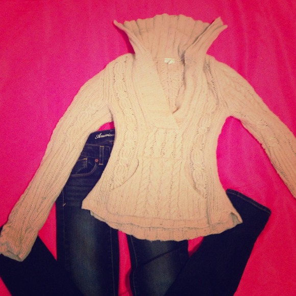 American Eagle sweater size S