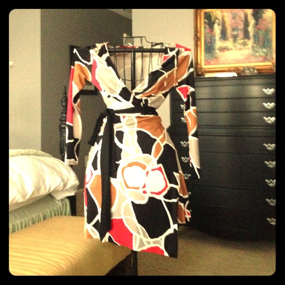 **reserved until Friday**DVF print wrap dress
