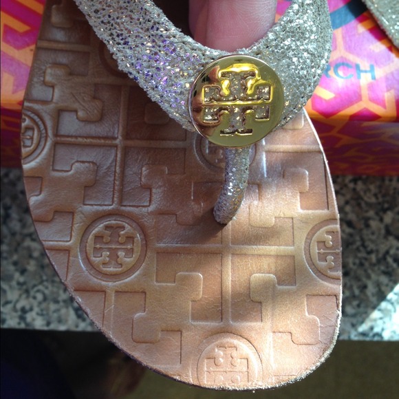 🚫SOLD🚫 Tory Burch thora in GOLD - Picture 4 of 4