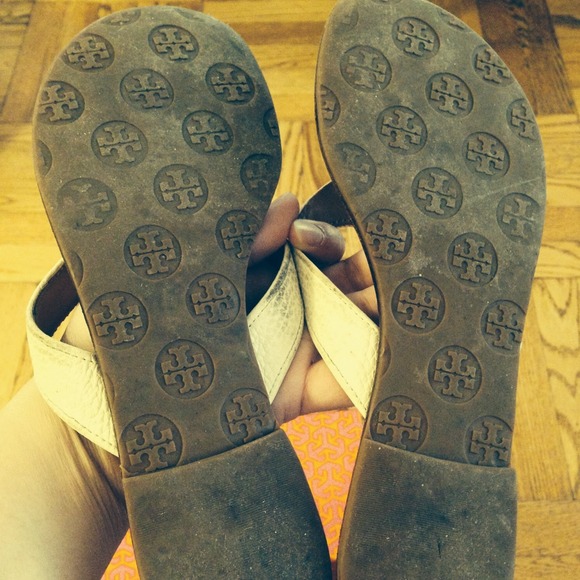 🚫SOLD🚫 Tory Burch Thora in white - Picture 3 of 4