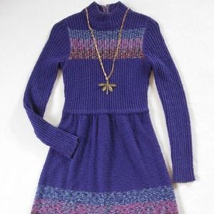SOLD!! Vintage 70's SZ Small Boucle Knit Dress