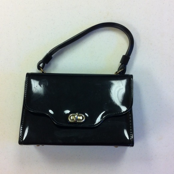 Nice black purse!
