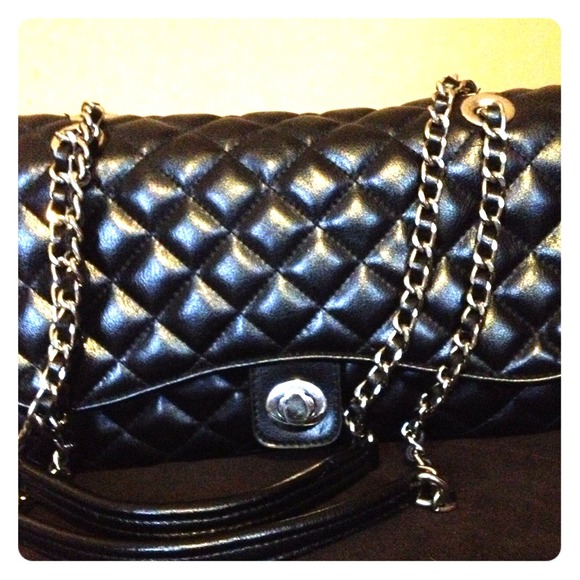 Quilted classic handbag
