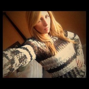 Reduced!!! Oscar de la Renta silk sweater