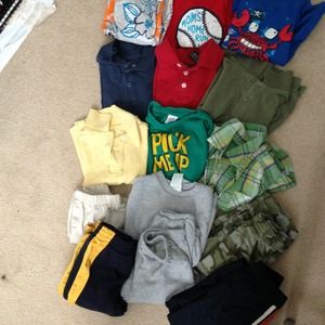 ✂Price cut!✂10 tops and 5 bottoms 2t boys