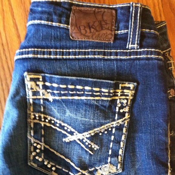 Sold - Picture 3 of 5