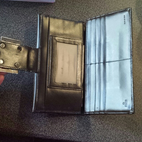 Fendi - Picture 3 of 4