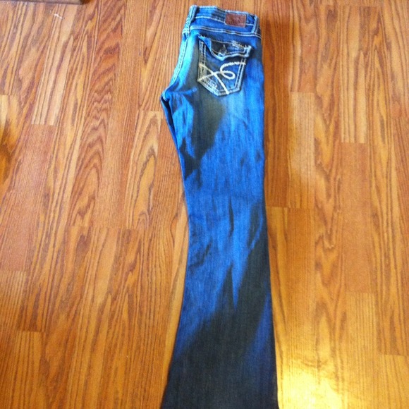 Sold - Picture 3 of 4