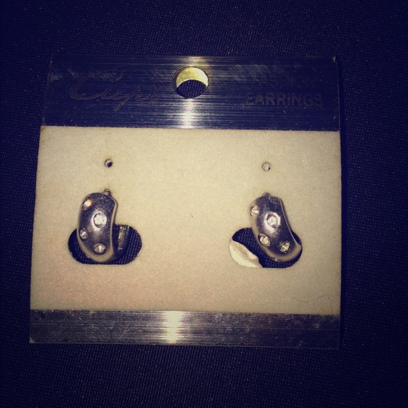 Jewelry - Ear rings Jewelry - Ear rings