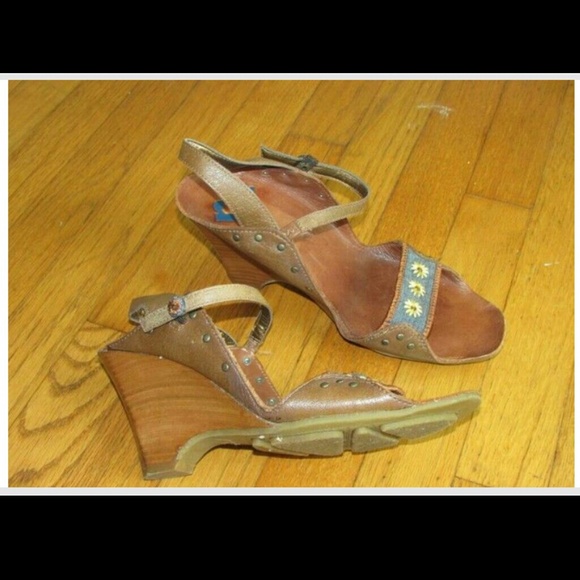 REPORT Leather wedge