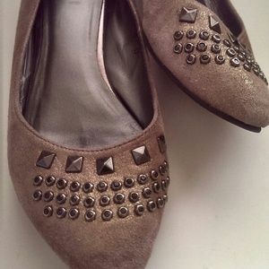 JOYPEACE Lambskin studs flat, cushioned