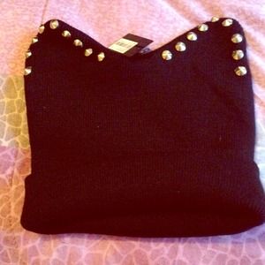 Studded cat ears beanie 💂