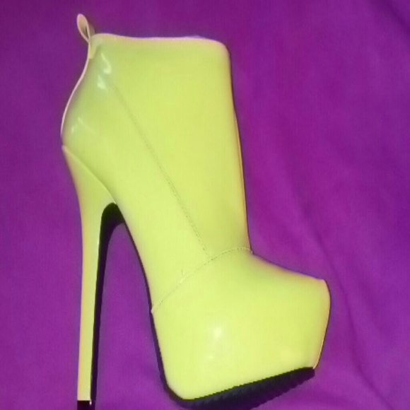 Neon yellow booties - Picture 2 of 4