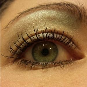 Younique 3D fiber lashes for that movie star look