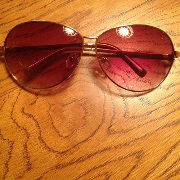Aviator Style Sunglasses