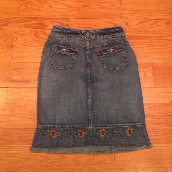 Denim Skirt. - Picture 2 of 4