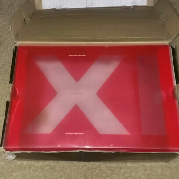 Jordan's Bred 11 - Picture 4 of 4