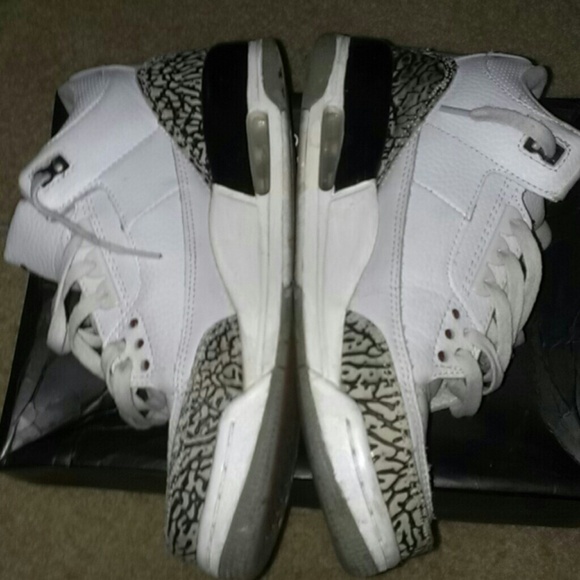 Air Jordan's cement 3's - Picture 3 of 3