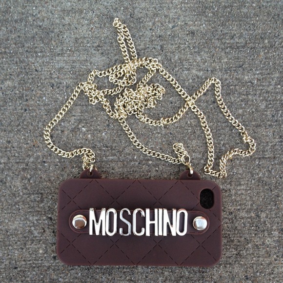 moschino Accessories - ️🎉HOST PICK🎉New Moschino Iphone 4/4S Choc Case! moschino Accessories - ️🎉HOST PICK🎉New Moschino Iphone 4/4S Choc Case!