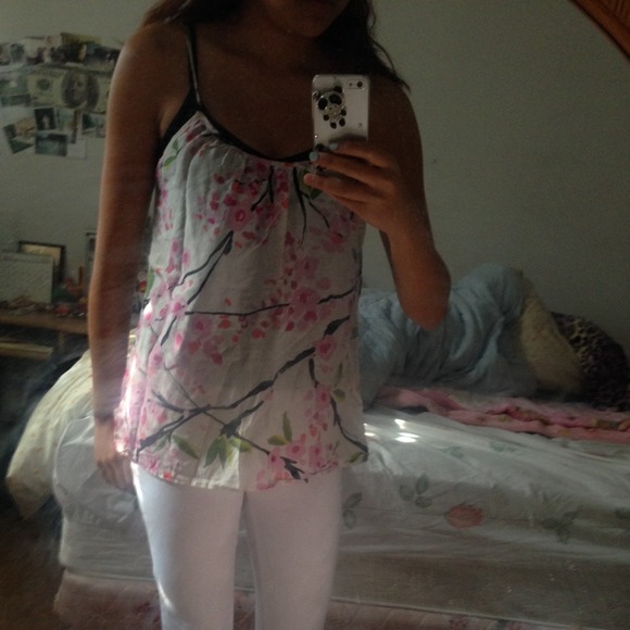 Tops - Picture 4 of 4