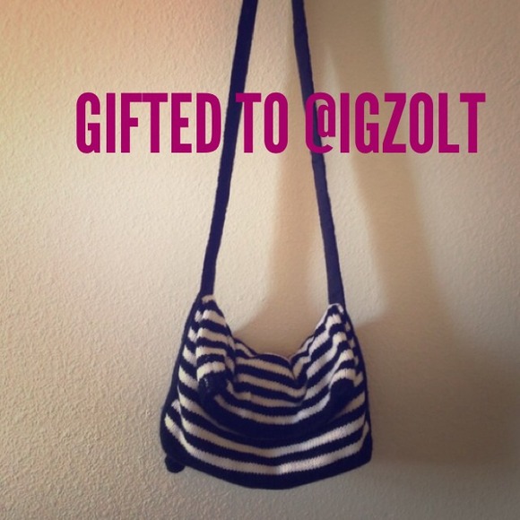🎀black and white stripe bag🎀