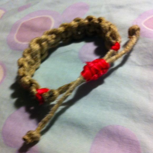 Square Knot/ Cobra Stitch Hemp Bracelet - Picture 2 of 3