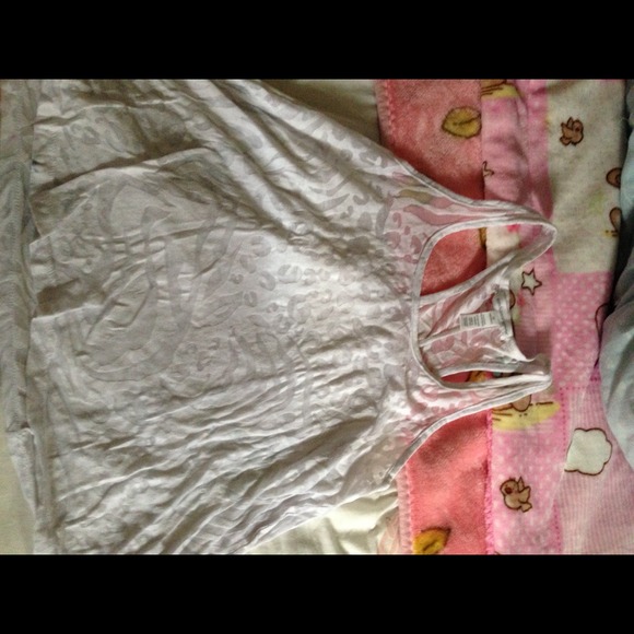 Tops - Picture 4 of 4