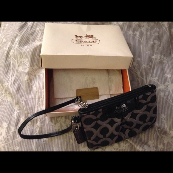 Wristlet