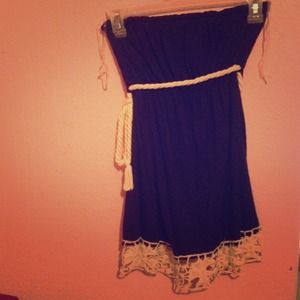 Black top with white belt.😊