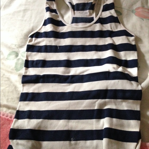 Tops - Picture 4 of 4