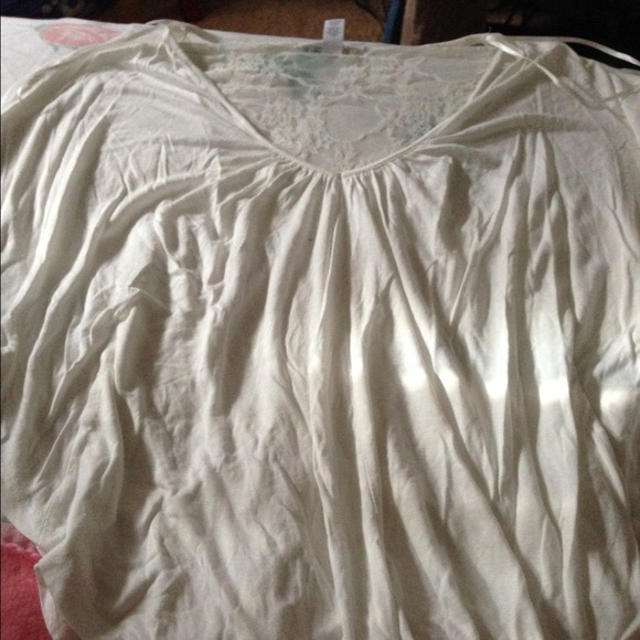 Tops - Picture 2 of 4