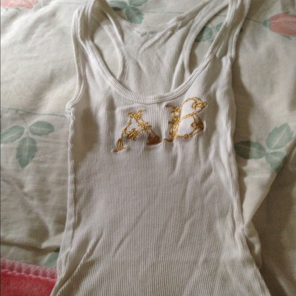 Tops - Picture 2 of 4