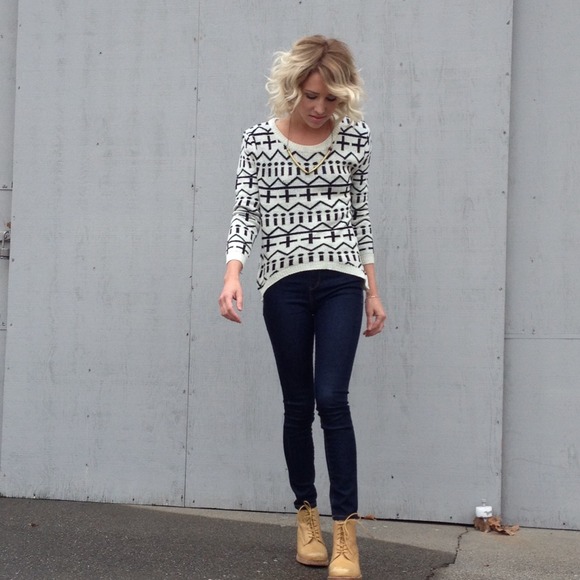 Graphic hi low chunky sweater