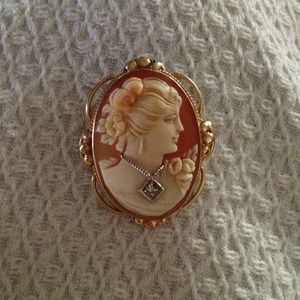 Sold!Vintage 14k gold Italian cameo with diamond !