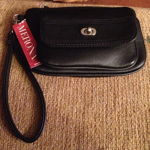 A really cute WRISTLET by: Merona!!