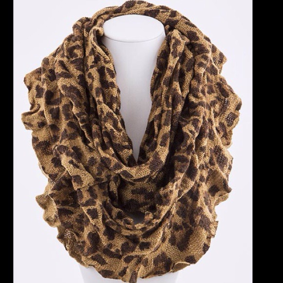 🚫SOLD🚫Leopard Print Infinity Scarf. Price Firm. - Picture 3 of 3