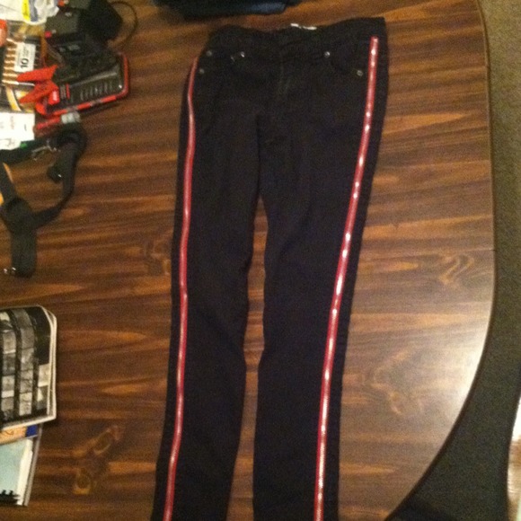 Black skinny jeans