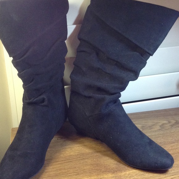 8M Black Boots - Picture 4 of 4