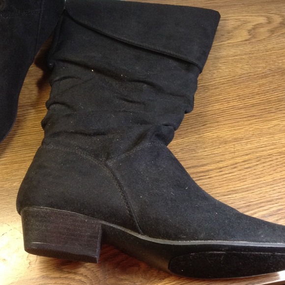 8M Black Boots - Picture 3 of 4