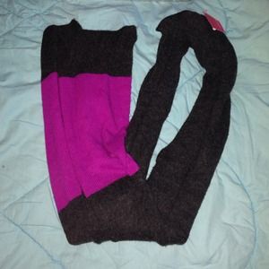 Brand new scarf, with tags never worn.