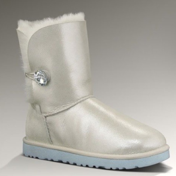 Ugg bailey button I Do boots $155pp