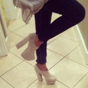 ❤️SALE!! Nude heels!😍😍